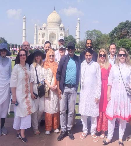 Japanies Speaking Tour Guide Agra